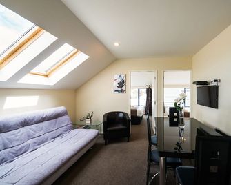 123 Motel - Christchurch - Living room