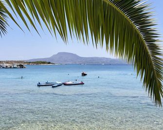 Psamathi L&T - Marathi - Beach