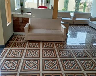 Hotel O Ocean's 11 - Мірут - Лоббі