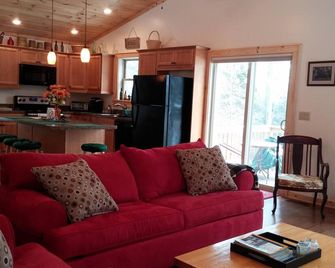 Adirondack Dream Apartment For Rent Near Lake George - Lake George - Living room
