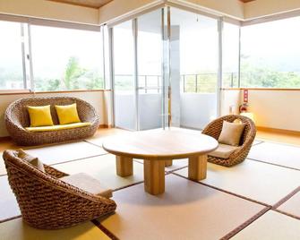 Sky Ocean - Ishigaki Eco-Resort - Newly Renovated - אישיגאקי - סלון