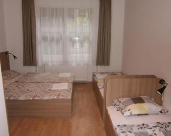 Elvis Guesthouse - Budapest - Bedroom