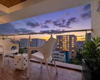 Sanatcruz Homesuites - Gagal Home - Mumbai - Balcony
