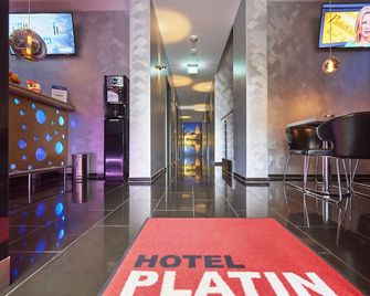 Hotel Platin - Regensburgo - Hall