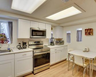 Tucson Studio about 2 Mi to University of Arizona! - Tucson - Kuchnia