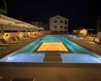 Studio Nikiti Beach - Nikiti - Pool
