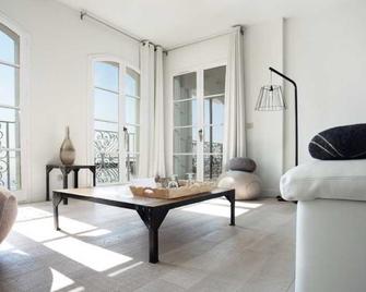 Port Rive Gauche - Marseillan - Huiskamer