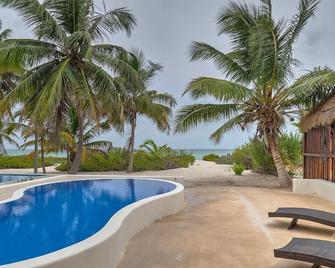 Casa Cocovero's - Yucatan Home Rentals - Chicxulub Puerto - Piscina