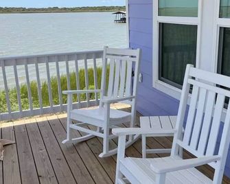Sunset Bay Seagull Cottage - Port Lavaca - Balkón