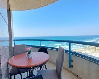 Sea Tower - Haifa - Balcón