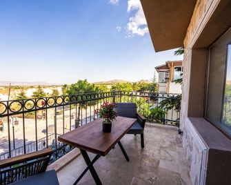 Kaleidoscope Cappadocia - Uchisar - Balcony