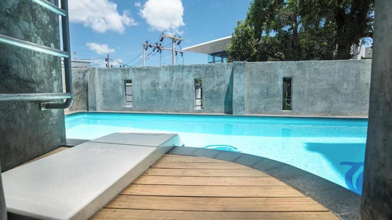 Beehive Phuket Old Town Hostel