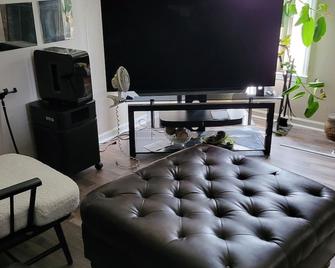 Charming 3-bedroom house in superb Jacksonville with AC, WiFi - Jacksonville