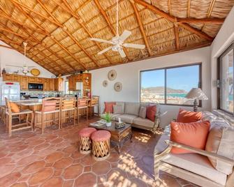 Directly on the Ocean in Cabo Pulmo with A/C! - Cabo Pulmo - Sala de estar