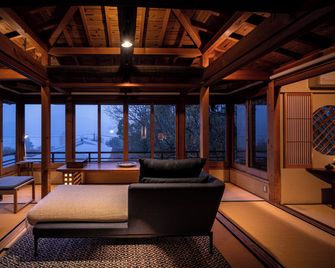 Sekitei - Hatsukaichi - Olohuone