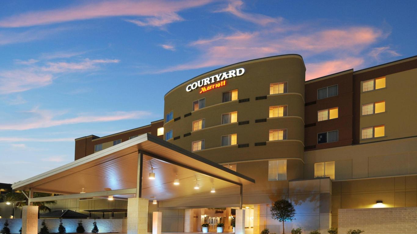 Courtyard by Marriott Houston Pearland