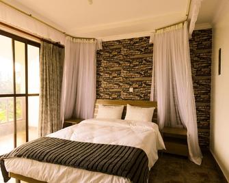 Kilihouse B&b Large Ensuite Double Bedroom with full facilities - Thika - Bedroom