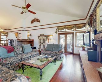 Luxurious Vail Escape with Private Sauna, Hot Tub, Fitness Room & Sweeping Views - Beaver Creek - Sala de estar