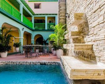 Hotel E La Calesa - Trinidad - Zwembad