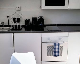 DG Rechts 40m 2-Zimmer Wohnung - Freilassing - Keuken