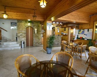 Elysso Hotel - Larnaca - Front desk