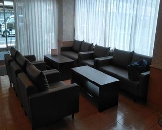 Tabist City Hotel Higashi-Matsuyama - Higashimatsuyama - Lounge