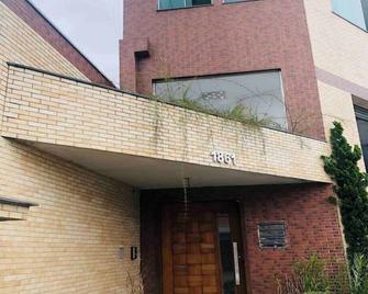 Apartment with Netflix, air and nearby. to the mall - Osasco - Edificio