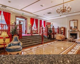 Relax in Historic Ipswich | Spa, Sauna & Pool in a Charming Escape - Ipswich - Salónek