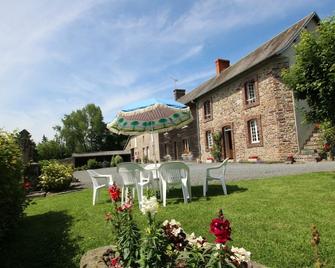 Gite Cerisy-la-Salle, 3 bedrooms, 5 persons - Cerisy-la-Salle - Patio