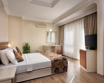 Lara Dinc Hotel - Antalya - Bedroom