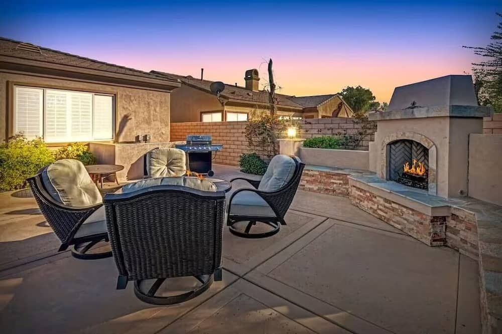 Lux Desert Oasis w saltwater pool near Coachella - Indio - Patio