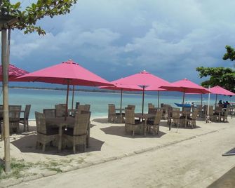 Meno Mojo Resort - Pemenang - Strand