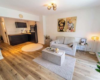 Hanseperle - Balkon, Smart-TV, zentral in Bremen - Bremen - Living room