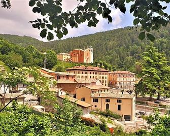 Hotel Baldo - Ferrara di Monte Baldo - Вигляд зовні