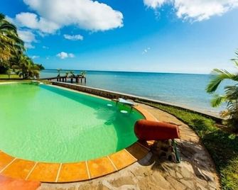Vanivola Hotel - Ile Sainte-Marie - Zwembad