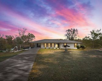 4 acre private Pool Modern Estate! Near Hoover Met - Bessemer