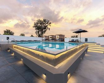 Kalisti Hotel & Suites - Firá - Uima-allas