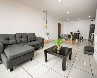 Garden View (Ground Floor) - Morelia - Sala de estar