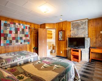Lloyd's On The River Country Inn by OYO - Bryson City - Habitación