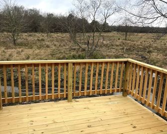 Cute Tiny Home! Outdoor Atmosphere! 5425 Cypress - Cleveland - Balcony