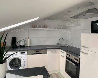 Prime Host apartments - Karlsruhe - Kitchen