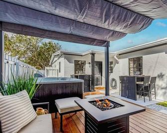 New The Bungalow Jupiter! - Moremoments Rentals - Jupiter - Patio