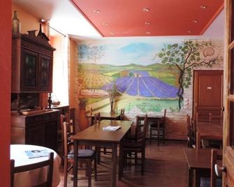 Comfortable Stay with Free Parking! Close to Terain de pétanque - Digne-les-Bains - Restaurant