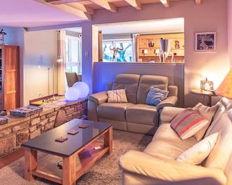 Luxury villa with heated pool and tennis court - Montclus - Sala de estar