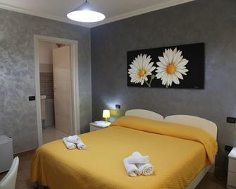 À La Maison De Gabry - Vibo Valentia - Bedroom