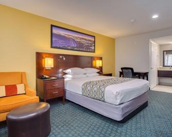 SureStay Plus Hotel by Best Western Chula Vista West - Chula Vista - Bedroom