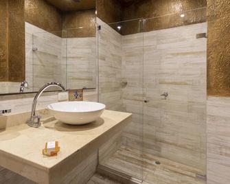 The Clock Hostel And Suites - Cartagena