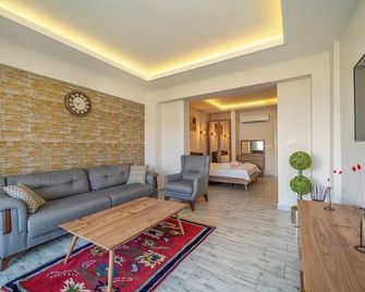 Nakas Suites - Fethiye - Living room