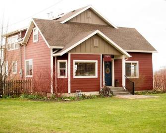 The Little Red Inn/Preschool Near Bear River City - Brigham City