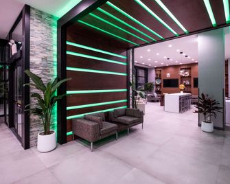 Wingate by Wyndham Long Island City - New York - Hall d’entrée